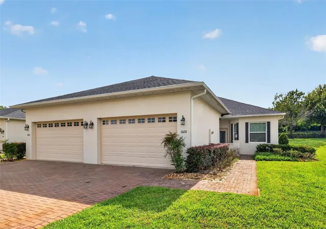 Photo 1 of Single family home for sale at 1028 Green Gate Blvd, Groveland, FL 34736 | MLS# G5113258 | Listing updated on 2026-10-05