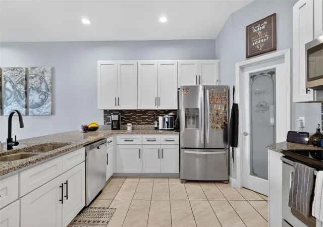 Photo 3 of Single family home for sale at 1028 Green Gate Blvd, Groveland, FL 34736 | MLS# G5113258 | Listing updated on 2026-10-05