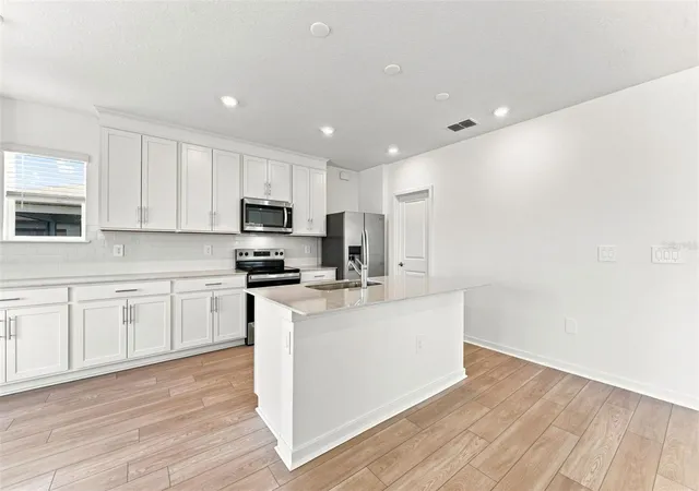 Photo 3 of Single family home for sale at 1436 Hamilton Way, Lake Alfred, FL 33850 | MLS# TB8515263 | Listing updated on 2026-10-04