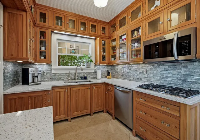 Homes for sale in Gainesville, FL | 720 Ne Blvd Blvd, Gainesville, FL 32601 | MLS# GC540881