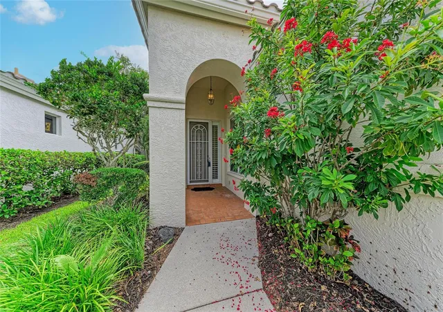Photo 2 of Single family home for sale at 3883 Alamanda Dr, Sarasota, FL 34238 | MLS# A4695839 | Listing updated on 2026-08-27