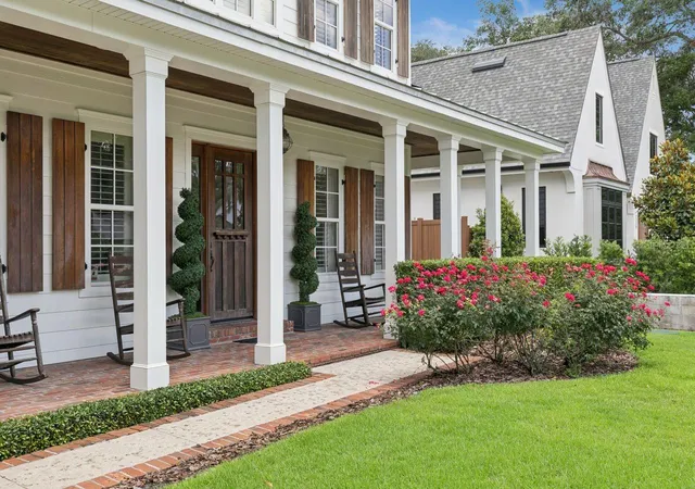 Photo 3 of Single family home for sale at 2240 Venetian Way, Winter Park, FL 32789 | MLS# O6413398 | Listing updated on 2026-07-21