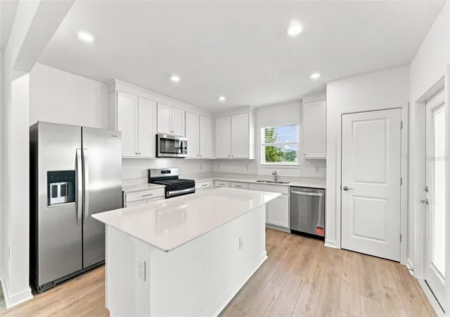 Photo 3 of Single family home for sale at 9181 Newmons Pl, Wildwood, FL 34785 | MLS# TB8515291 | Listing updated on 2026-09-27