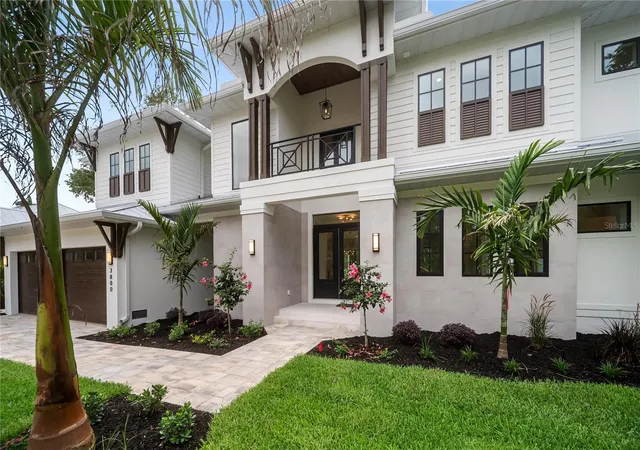 Photo 3 of Single family home for sale at 3800 Flores Ave, Sarasota, FL 34239 | MLS# A4695844 | Listing updated on 2026-10-06
