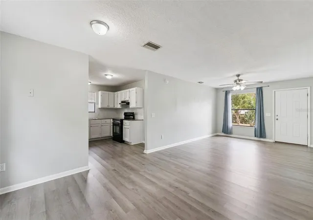 Photo 4 of Single family home for sale at 202 S Boston Ave, Deland, FL 32724 | MLS# O6413412 | Listing updated on 2026-09-29