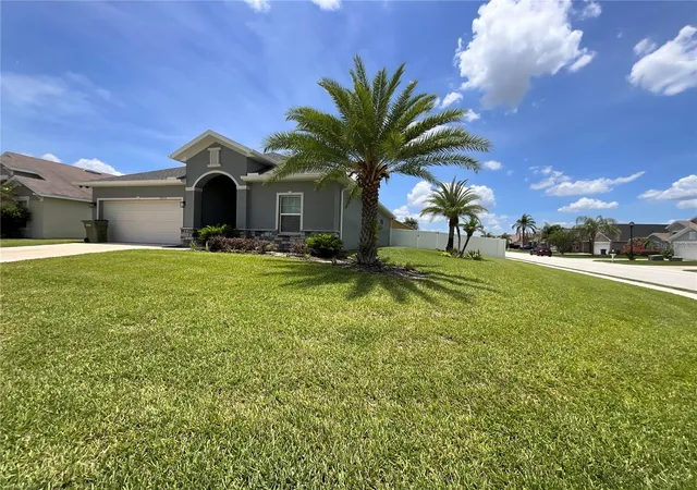 Photo 2 of Sale Pending at 3014 Buckeye Pointe Dr, Winter Haven, FL 33881 | MLS# R4911379 | Listing updated on 2026-08-29