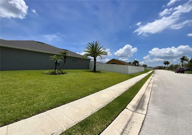 Photo 4 of Sale Pending at 3014 Buckeye Pointe Dr, Winter Haven, FL 33881 | MLS# R4911379 | Listing updated on 2026-08-29