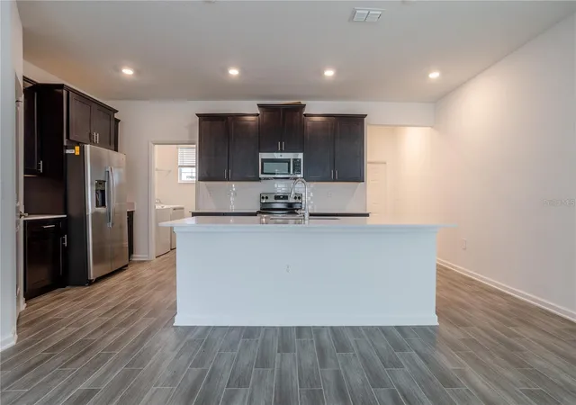 Photo 4 of Single family home for sale at 1660 Cross Prairie Pkwy, Kissimmee, FL 34744 | MLS# R4911380 | Listing updated on 2026-08-25