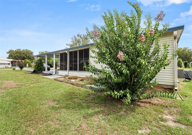 Homes for sale in Lady Lake, FL | 919 Weeping Willow Ave, Lady Lake, FL 32159 | MLS# G5113268