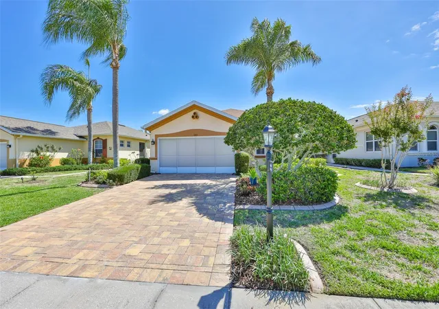 4th image of 1917 Sterling Glen Ct, Sun City Center, FL 33573 | MLS# A4695860