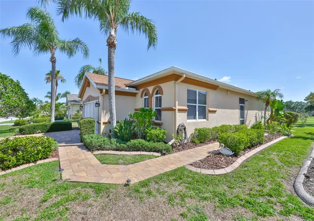 5th image of 1917 Sterling Glen Ct, Sun City Center, FL 33573 | MLS# A4695860