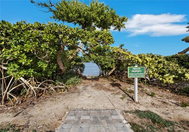Homes for sale in Longboat Key, FL | 528 Forest Way, Longboat Key, FL 34228 | Houzeo