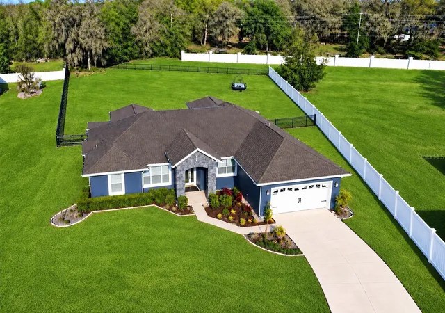 Photo 3 of Single family home for sale at 360 NW 113th Circle, Ocala, FL 34482 | MLS# OM725957 | Listing updated on 2026-09-23