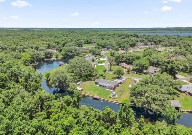 Homes for sale in Fruitland Park, FL | 35505 Crescent Dr, Fruitland Park, FL 34731 | MLS# G5113273