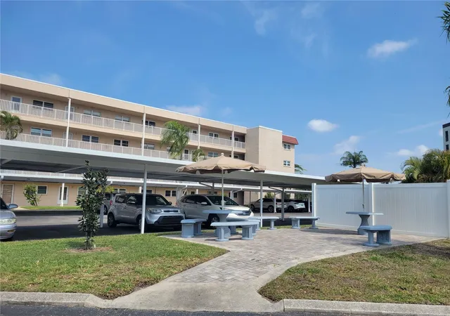 Homes for sale in St Petersburg, FL | 9950 62nd Ter N #417, St Petersburg, FL 33708 | MLS# TB8515338