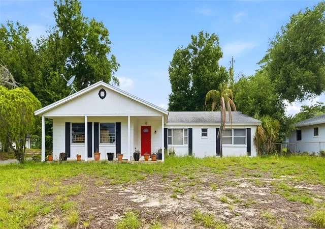 1st image of 915 Martin Luther King Blvd Ne, Winter Haven, FL 33881 | MLS# TB8515340