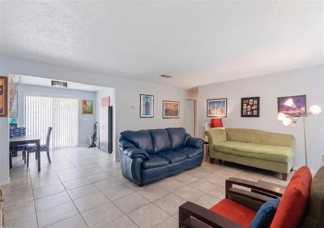 4th image of 915 Martin Luther King Blvd Ne, Winter Haven, FL 33881 | MLS# TB8515340