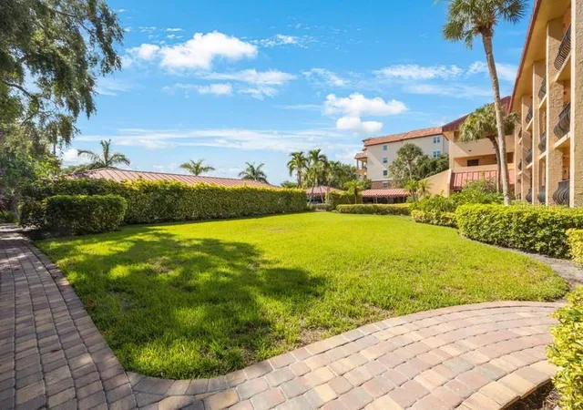 Homes for sale in Saint Petersburg, FL | 1060 Pinellas Bayway, Saint Petersburg, FL 33715 | Houzeo