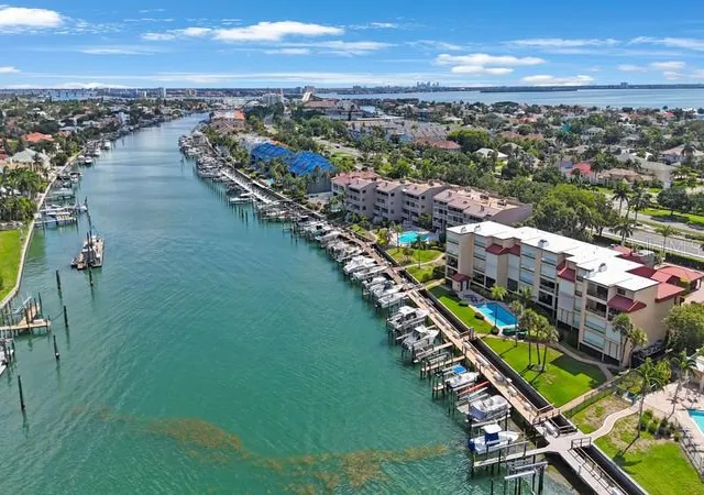 Photo 4 of Condo for sale at 1060 Pinellas Bayway S #103, Saint Petersburg, FL 33715 | MLS# TB8515341 | Listing updated on 2026-08-30