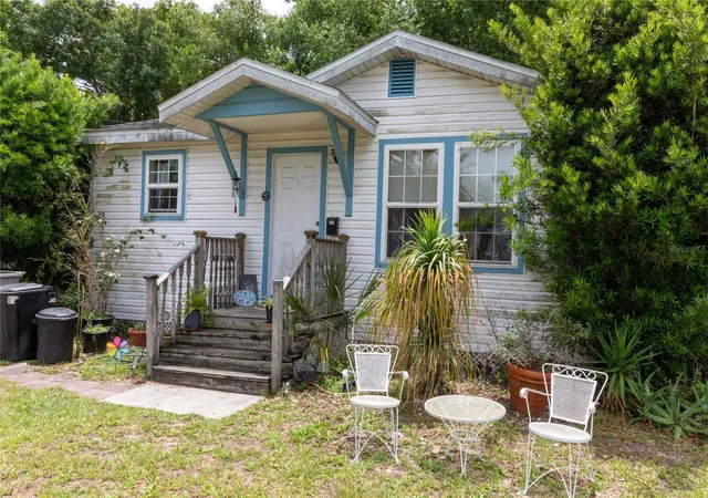 Homes for sale in Apopka, FL | 148 W Magnolia St, Apopka, FL 32703 | MLS# O6413465