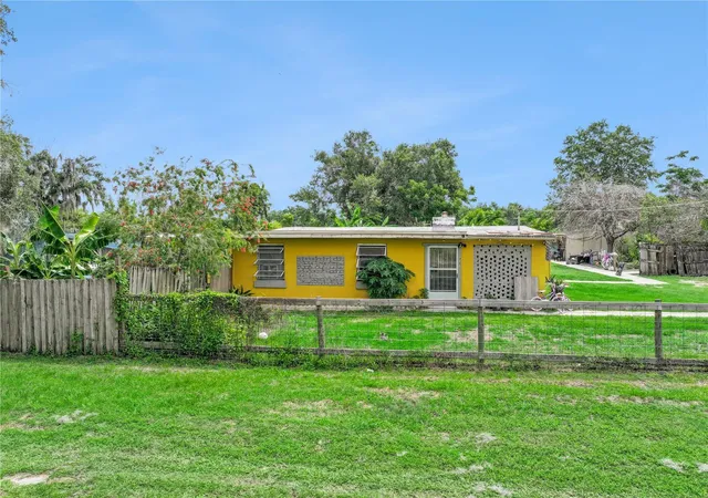 Homes for sale in Mulberry, FL | 825 Cook Rd, Mulberry, FL 33860 | MLS# L4962448