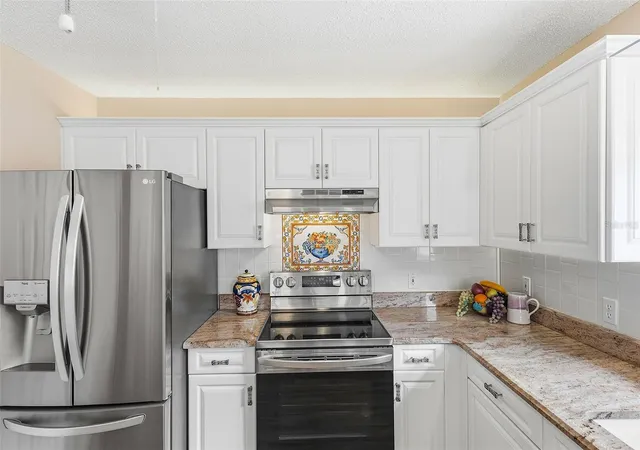Homes for sale in Lady Lake, FL | 867 Oviedo Rd, Lady Lake, FL 32159 | MLS# G5113282