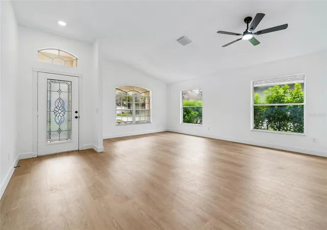 3rd image of 3041 Beaver Pond Trl, Valrico, FL 33596 | MLS# TB8515423