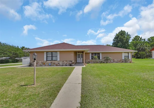 1st image of 7330 Se 109th Pl, Belleview, FL 34420 | MLS# V4949442
