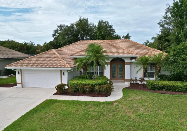Photo 1 of Single family home for sale at 4824 Hanging Moss Ln, Sarasota, FL 34238 | MLS# A4695897 | Listing updated on 2026-08-18