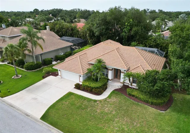 Photo 2 of Single family home for sale at 4824 Hanging Moss Ln, Sarasota, FL 34238 | MLS# A4695897 | Listing updated on 2026-08-18