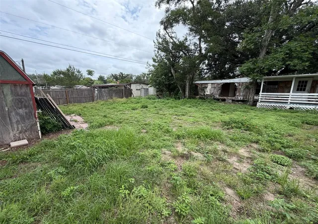 Photo 4 of Sale Pending at 39215 Orient Ave, Zephyrhills, FL 33542 | MLS# O6413583 | Listing updated on 2026-08-04