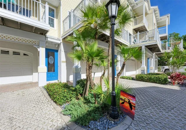 3rd image of 1469 Gulf Dr N, Bradenton Beach, FL 34217 | MLS# A4695907