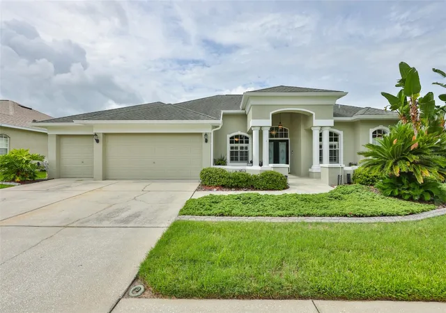 3rd image of 7521 Melogold Cir, Land O Lakes, FL 34637 | MLS# TB8515480