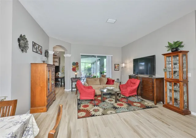 5th image of 7521 Melogold Cir, Land O Lakes, FL 34637 | MLS# TB8515480
