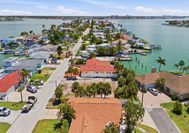 4th image of 620 59Th Ave, St Pete Beach, FL 33706 | MLS# TB8515488