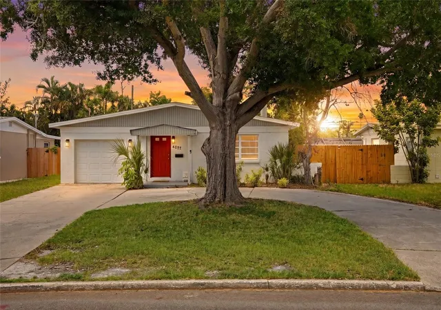 Photo 1 of Single family home for sale at 4027 Huntington St Ne, Saint Petersburg, FL 33703 | MLS# TB8515492 | Listing updated on 2026-07-27