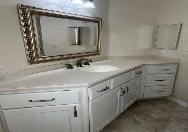 29th image of 12 Thatch Palm St W, Largo, FL 33770 | MLS# TB8515493