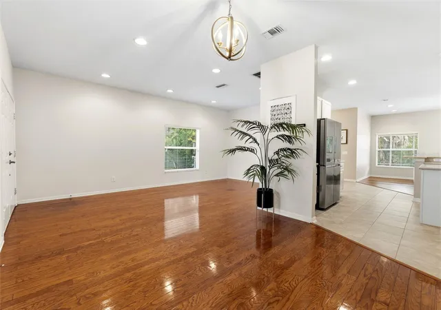 5th image of 14843 Heronglen Dr, Lithia, FL 33547 | MLS# TB8515497