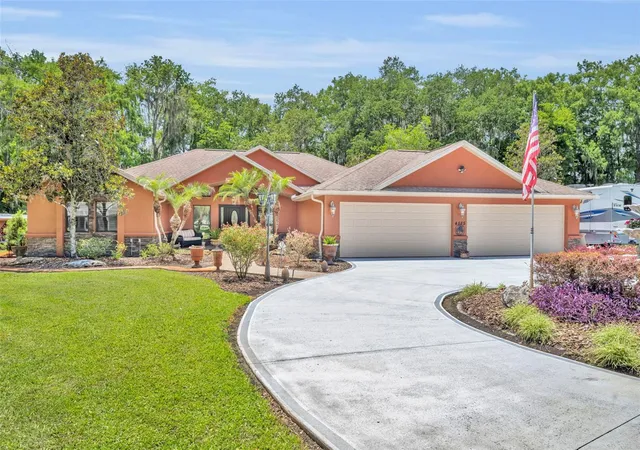 Homes for sale in Lake Panasoffkee, FL | 4885 Cr 307, Lake Panasoffkee, FL 33538 | MLS# G5113305