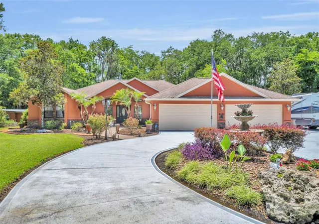 Homes for sale in Lake Panasoffkee, FL | 4885 Cr 307, Lake Panasoffkee, FL 33538 | MLS# G5113305