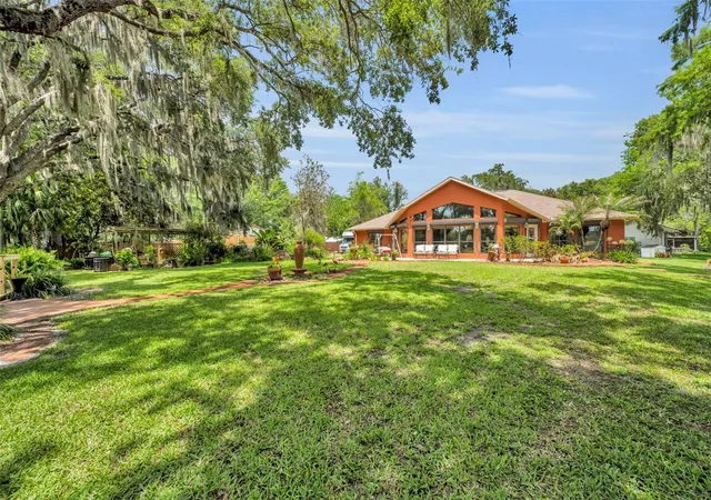 Homes for sale in Lake Panasoffkee, FL | 4885 Cr 307, Lake Panasoffkee, FL 33538 | MLS# G5113305