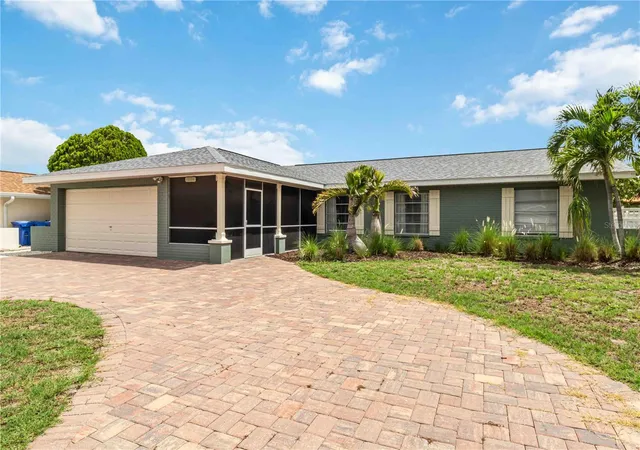 1st image of 1004 Spindle Palm Wy, Apollo Beach, FL 33572 | MLS# A4695923