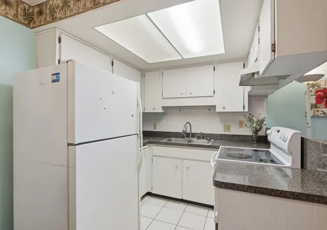 Listing Photo 5 - Condo for sale in building located at 4344 Tahitian Gdns Cir, HOLIDAY, FL 34691 - Unit #B