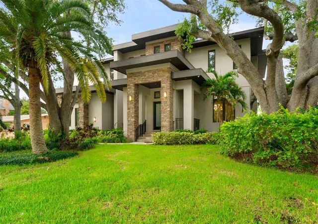 Photo 1 of Mansion for sale at 4905 W Spring Lake Dr, Tampa, FL 33629 | MLS# TB8515550 | Listing updated on 2026-06-12