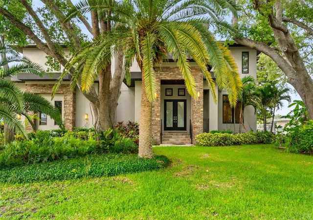 Photo 3 of Single family home for sale at 4905 W Spring Lake Dr, Tampa, FL 33629 | MLS# TB8515550 | Listing updated on 2026-06-12