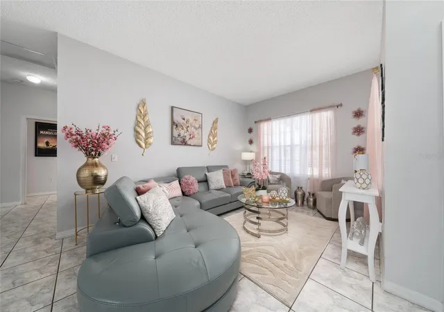Photo 4 of Single family home for sale at 661 Elbridge Dr, Kissimmee, FL 34758 | MLS# S5151239 | Listing updated on 2026-07-23