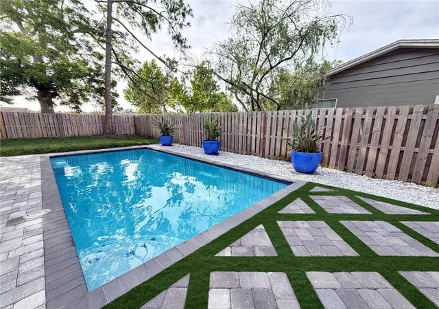 Photo 3 of Single family home for sale at 20 E Division St, Winter Garden, FL 34787 | MLS# O6413659 | Listing updated on 2026-07-23
