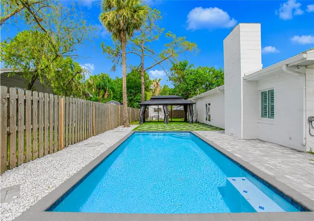 Photo 5 of Single family home for sale at 20 E Division St, Winter Garden, FL 34787 | MLS# O6413659 | Listing updated on 2026-07-23