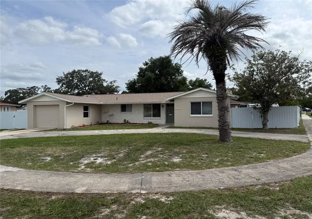 Photo 2 of Single family home for sale at 6568 Treehaven Dr, Spring Hill, FL 34606 | MLS# TB8515560 | Listing updated on 2026-08-25