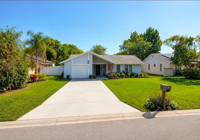 Photo 3 of Single family home for sale at 3 Country Clb Ct, Kissimmee, FL 34759 | MLS# TB8515563 | Listing updated on 2026-07-07